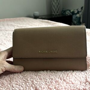Michael Kors wallet crossbody